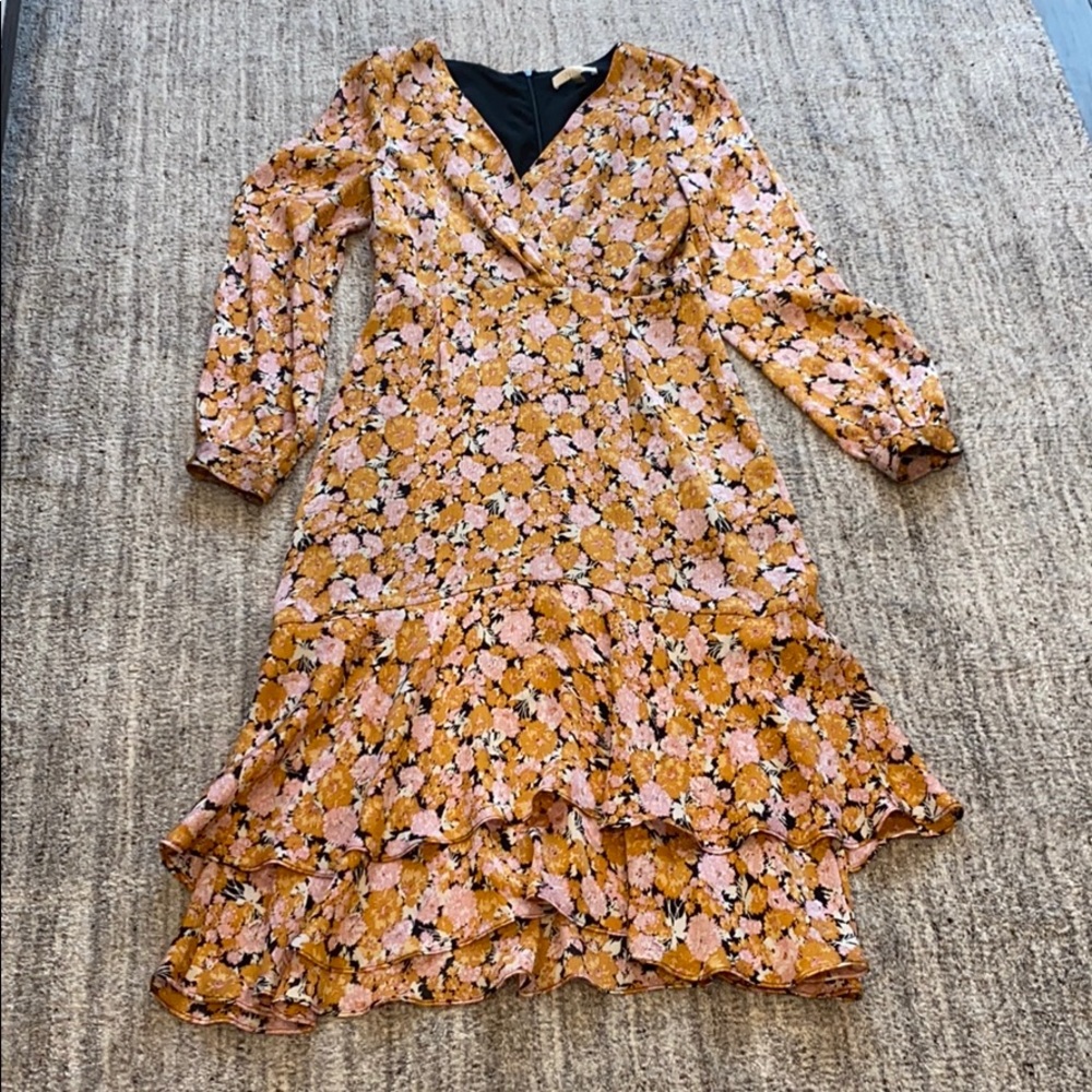 Wayf long sleeve midi floral dress!